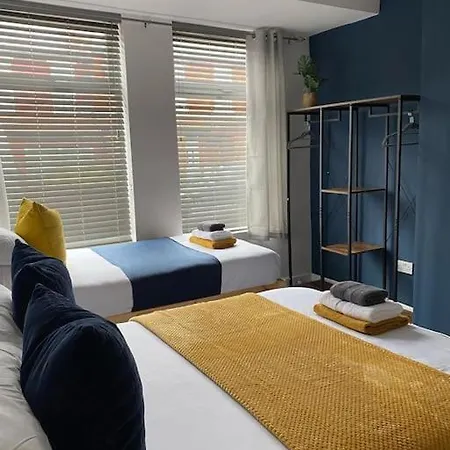 Whole House - Fast Wifi & Free Parking - Contractor Friendly By Irwell Stays Manchester Esterno foto