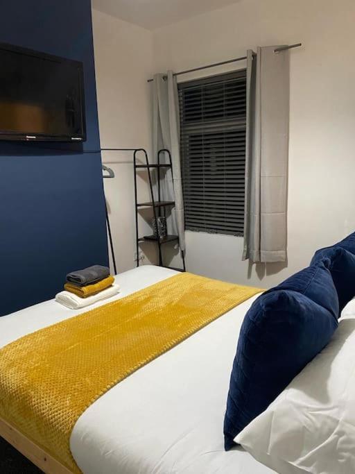 Whole House - Fast Wifi & Free Parking - Contractor Friendly By Irwell * Manchester